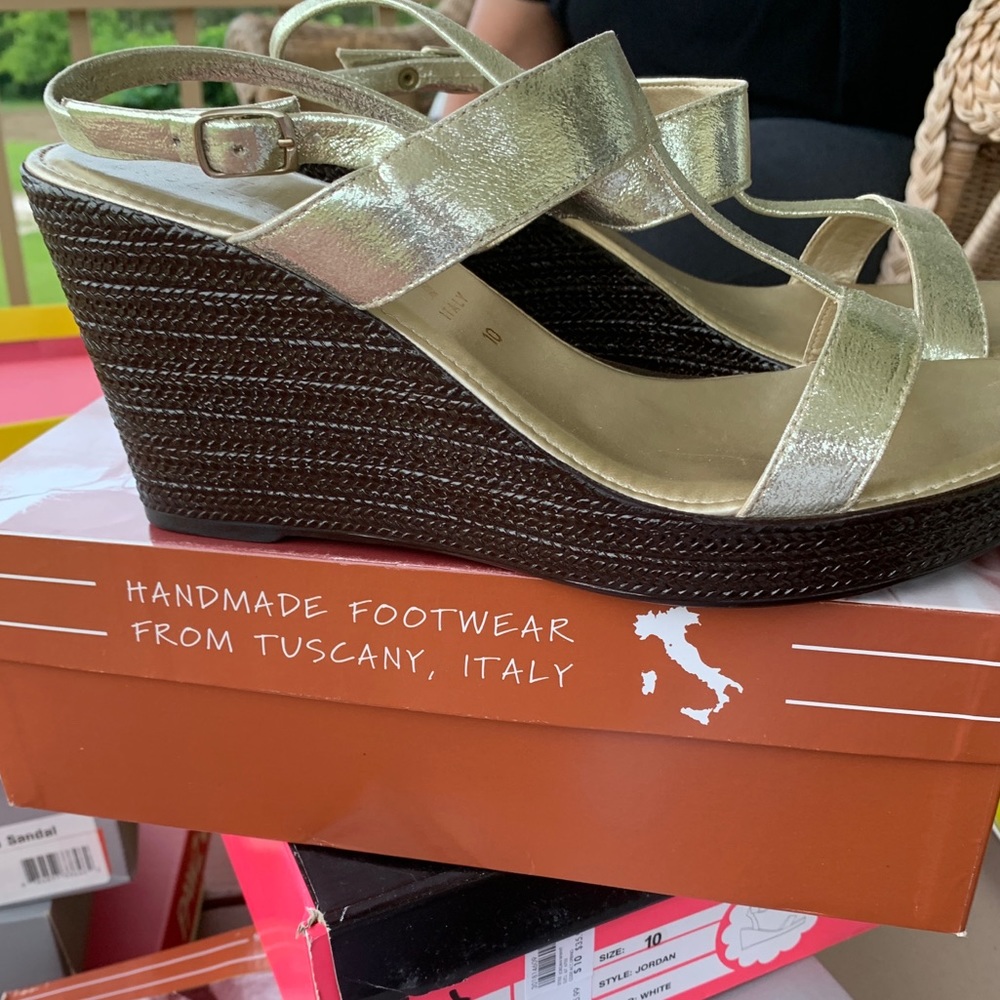 Gold Wedges